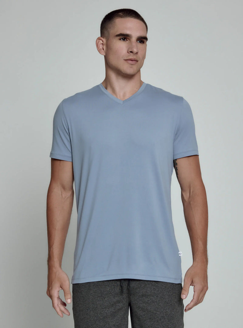 7Diamonds Core™ V-Neck Tee in Thundercloud