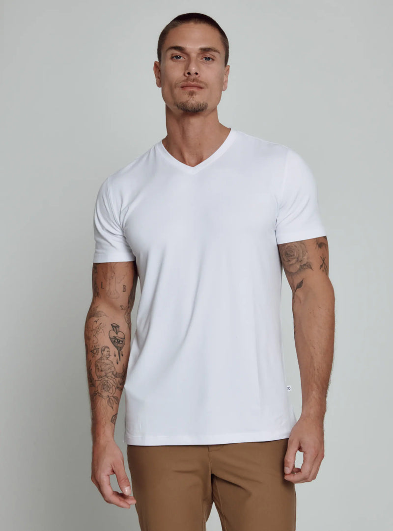 7Diamonds Core™ V-Neck Tee in White