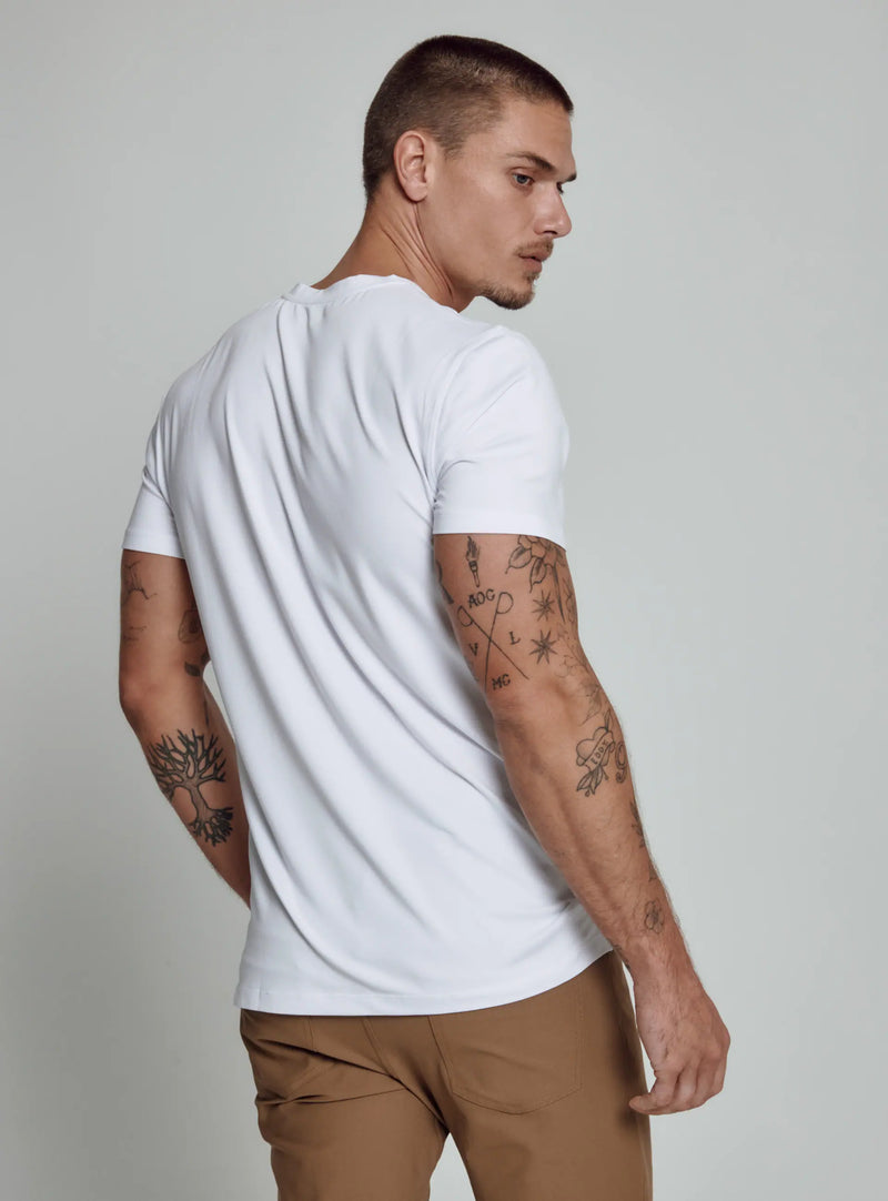 7Diamonds Core™ V-Neck Tee in White