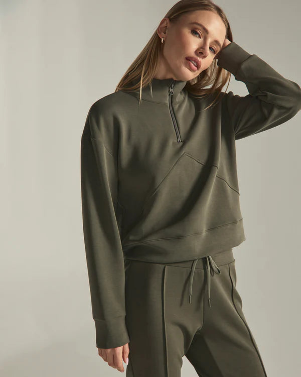 7Diamonds REV™ Crop Quarter-Zip Olive