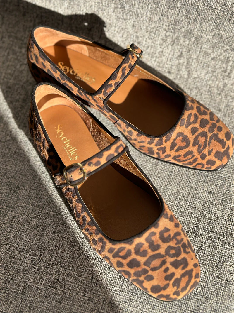 Seychelles Magnolia Flat Leopard Suede